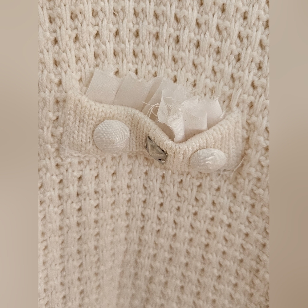 White House Black Market Cream Ruffle/Jewel Detail  Sweater Cardigan-Size Medium - Picture 5 of 12